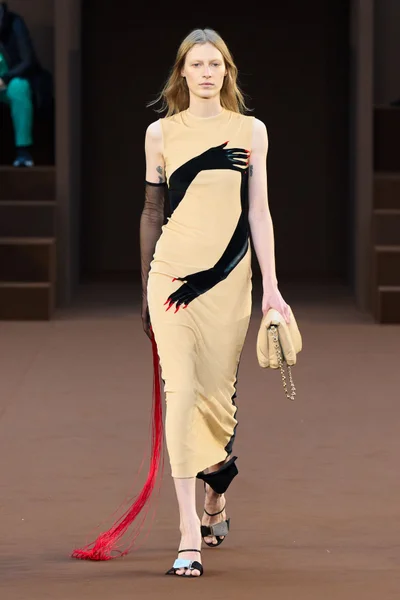 Look 43